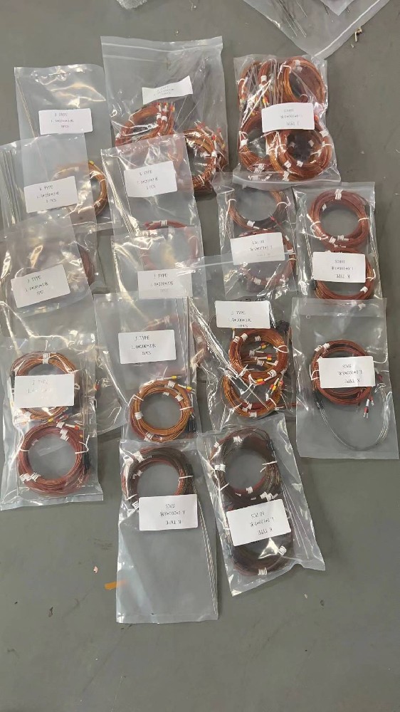 关于高温情形（如凌驾 1000℃）的丈量，，，热电偶的抗氧化性和热稳固性是怎样包管的？？