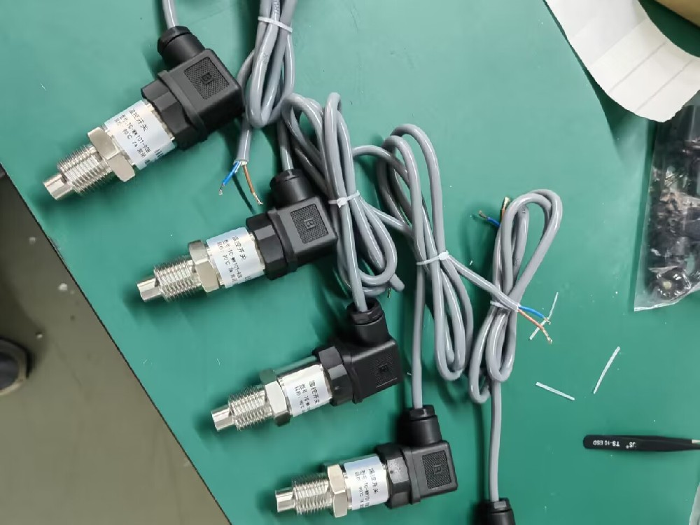 热电偶能够遭受的最大压力是几多？？在高压情形下是否会影响丈量准确性？？