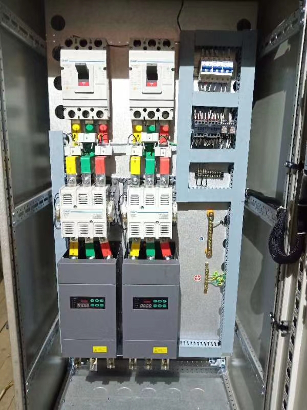 怎样通过电力调解器实现对电机软启动和软阻止的准确控制？？？