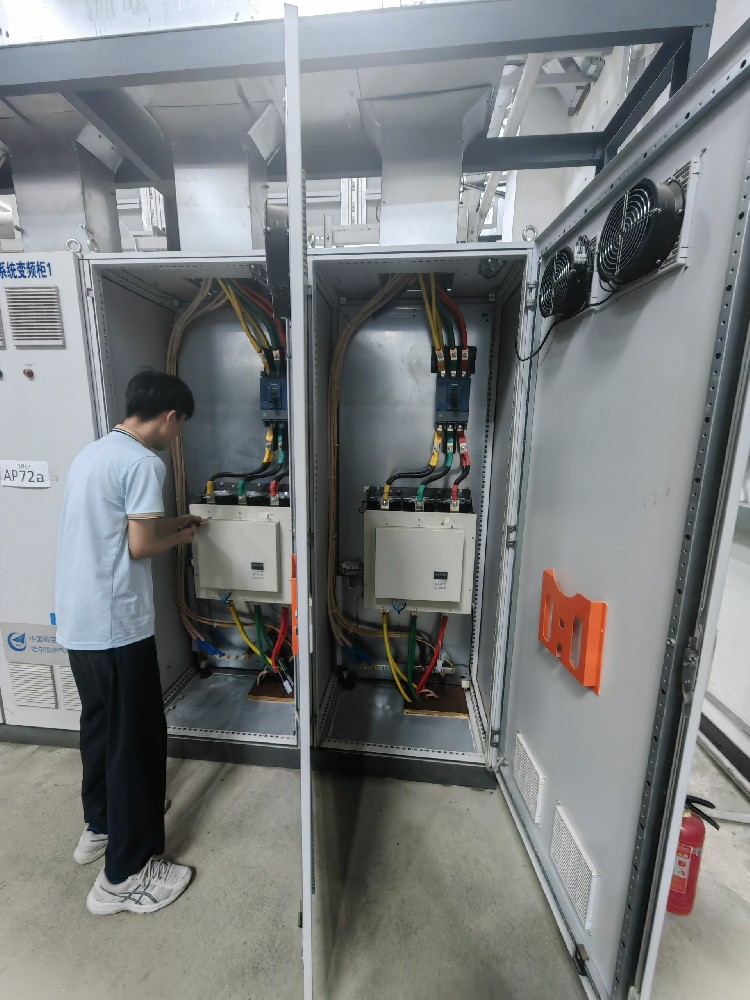 电力调解器在极端天气条件下（如高温、强风、暴雨等）的可靠性包管步伐有哪些？？